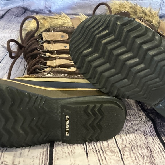 SOREL • Joan of Arctic Lace Up Waterproof Suede
Boots Fur Trim Rubber Duck Toe - Picture 9 of 11
